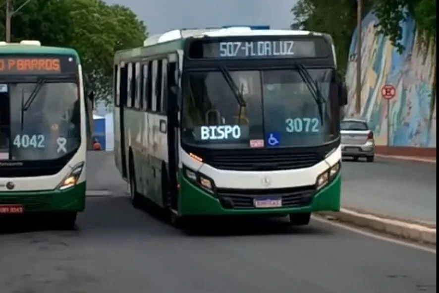 Vereador Alex Rodrigues cobra melhorias na linha de ônibus 507 do bairro Tijucal